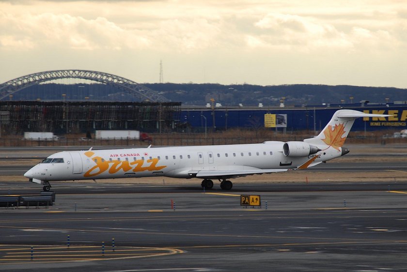 Canadair CRJ 900