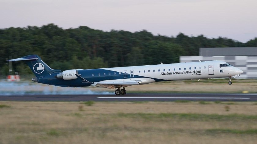 Mitsubishi CRJ-900lr