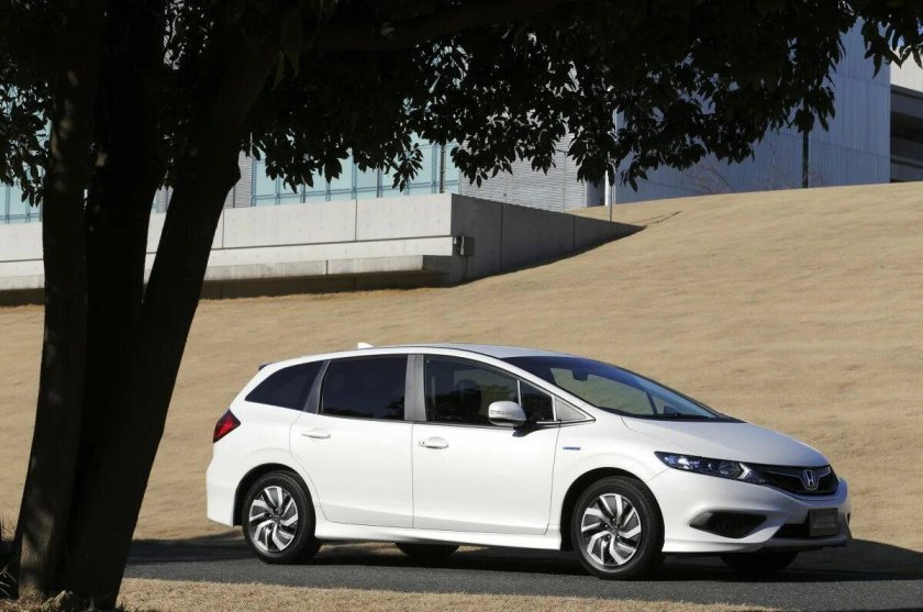 Honda Jade Hybrid 2015