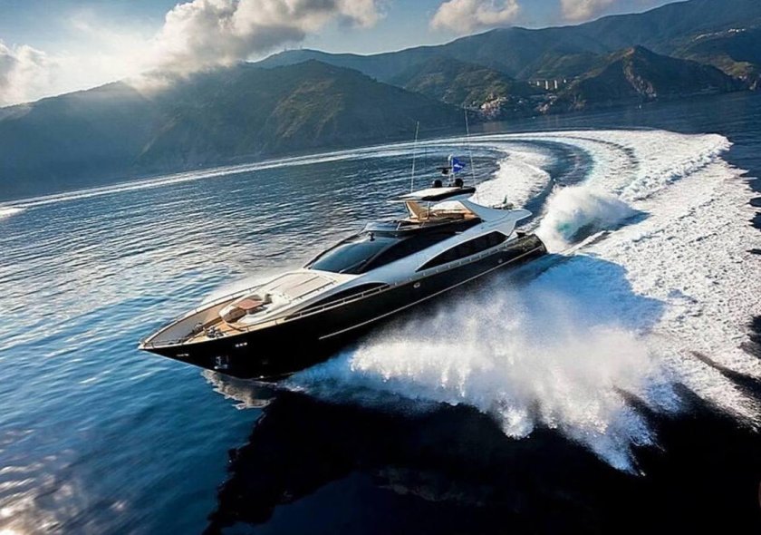 Шикарная яхта