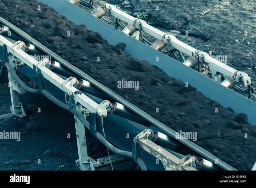 Ленточный конвейер в шахте