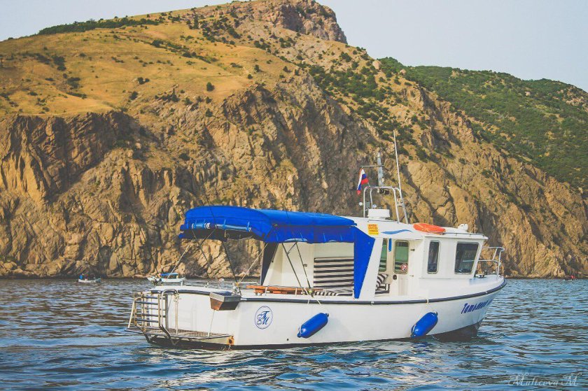 Катер Конрад 900