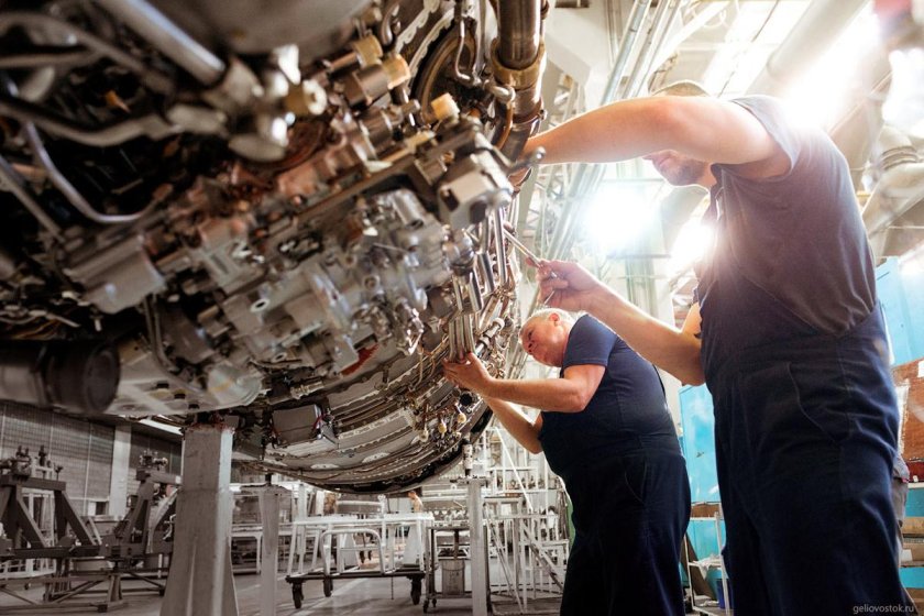 Слесарь сборщик двигателей