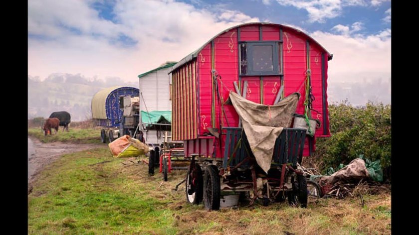Цыганский табор Кибитка костер