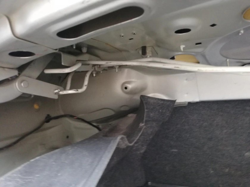 Торсионы багажника Марк 2 100