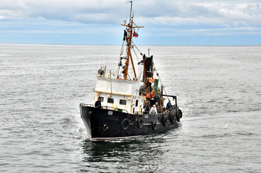 Малый рыболовный сейнер-траулер (МРС-150)