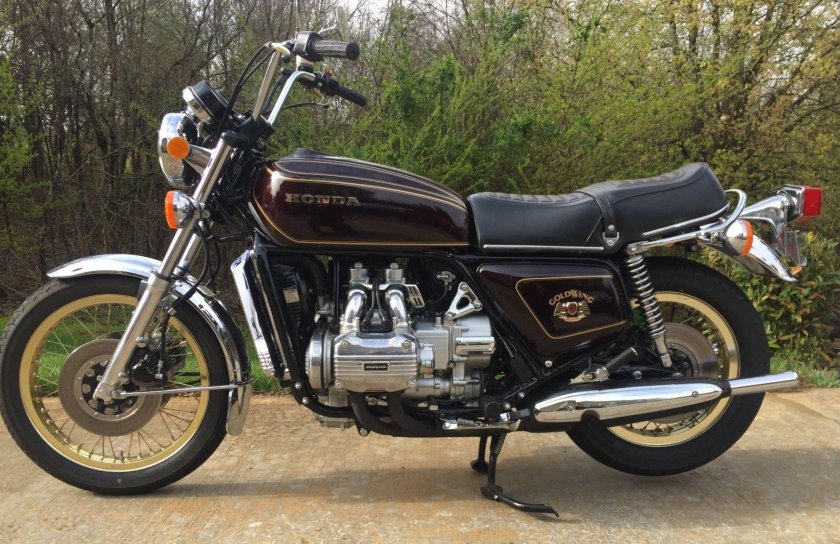 Honda gl1000 Gold Wing 1975