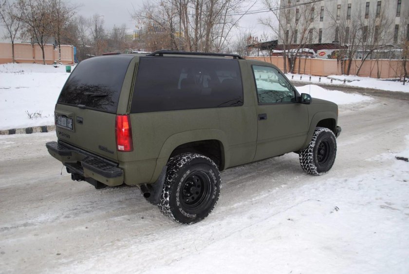 Chevrolet Tahoe цвет хаки