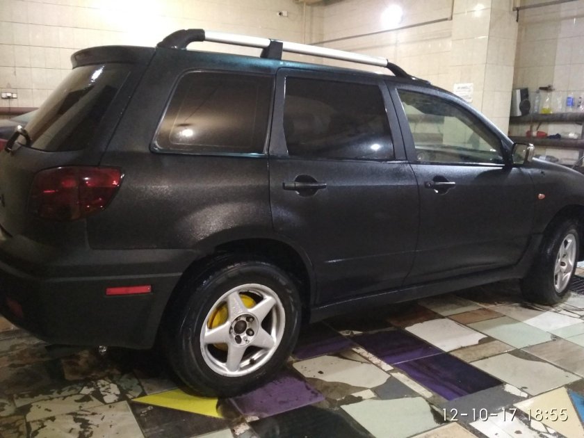 Митсубиси Аутлендер 1 под раптором