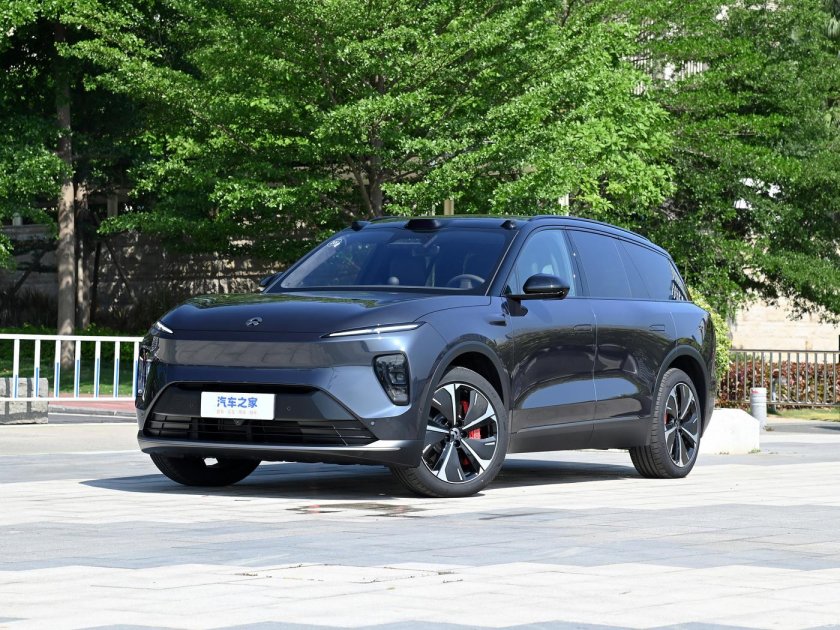 Автомобиль Nio es8