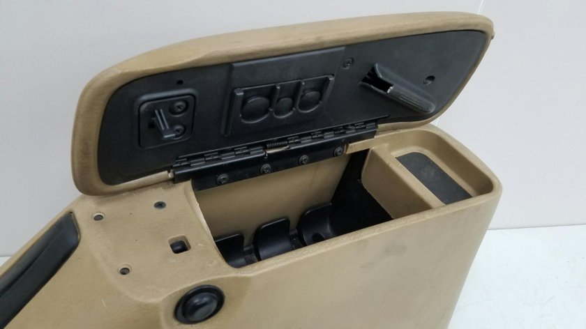 Подлокотник Крайслер Пацифика