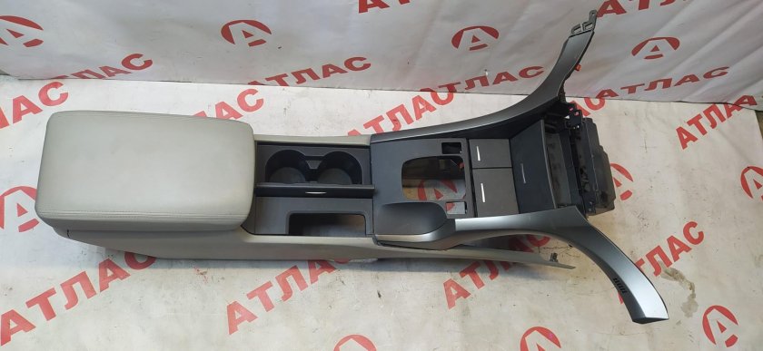 Купить консоль между сиденьями Хонда Иллюзион