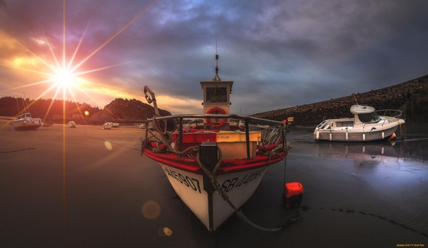 Корабль катер