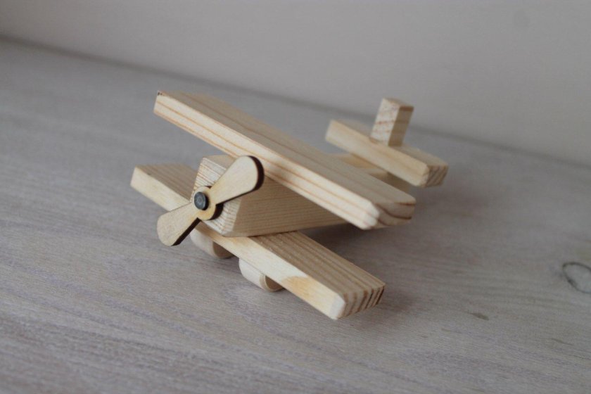 Детские игрушки из дерева