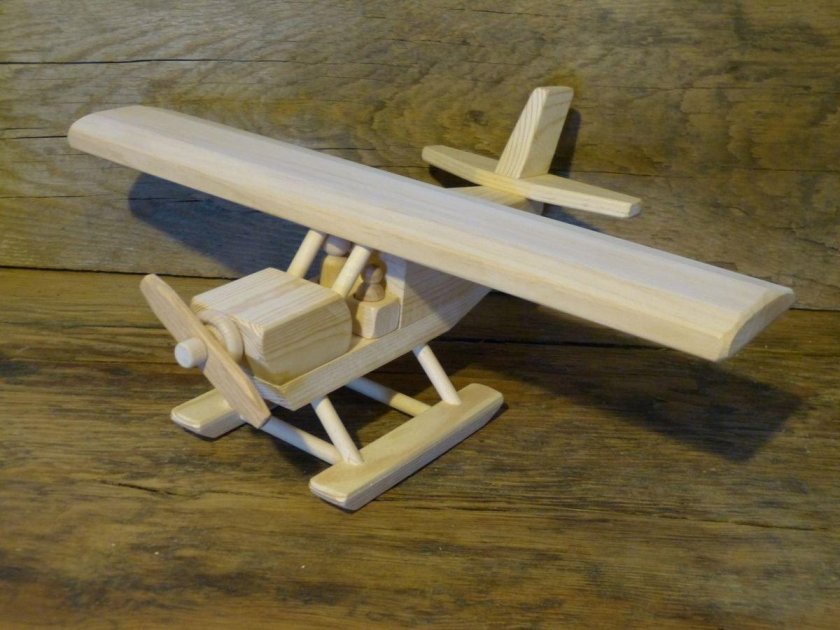 Поделки из дерева самолет