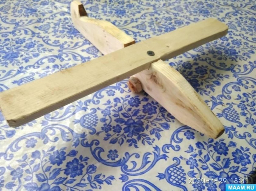 Поделки из дерева самолет