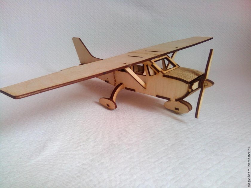 Модель самолёта из фанеры
