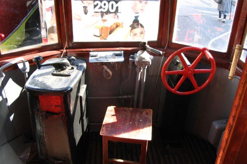 Кабина водителя трамвая
