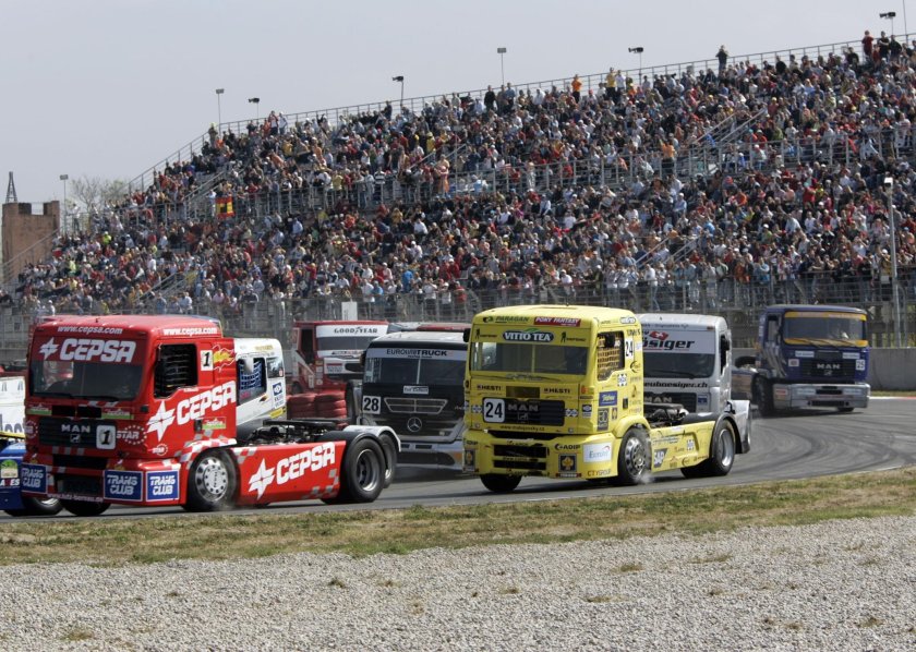 Гоночный грузовик man