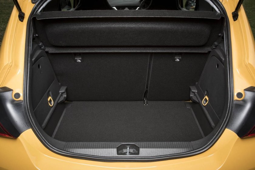 Opel Corsa багажник