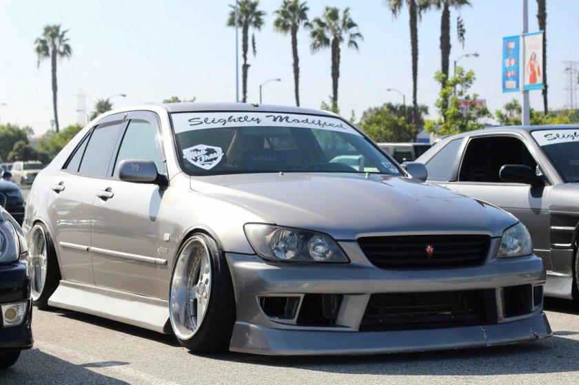 Машина похожа is 300