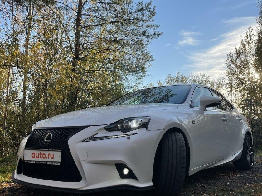 Lexus is 250 2013