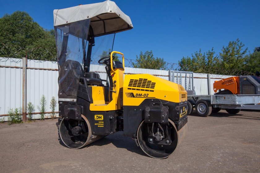 Каток дорожный самоходный DM-02-VD