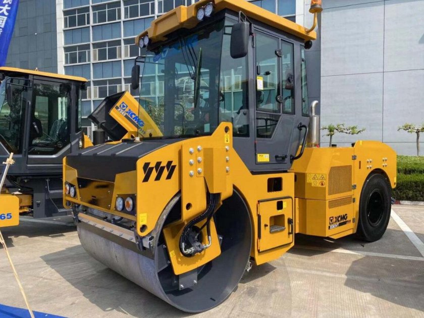 Каток XCMG xd83