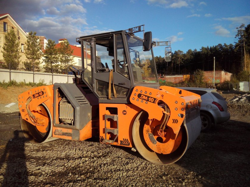 Каток дорожный DM-10-VD