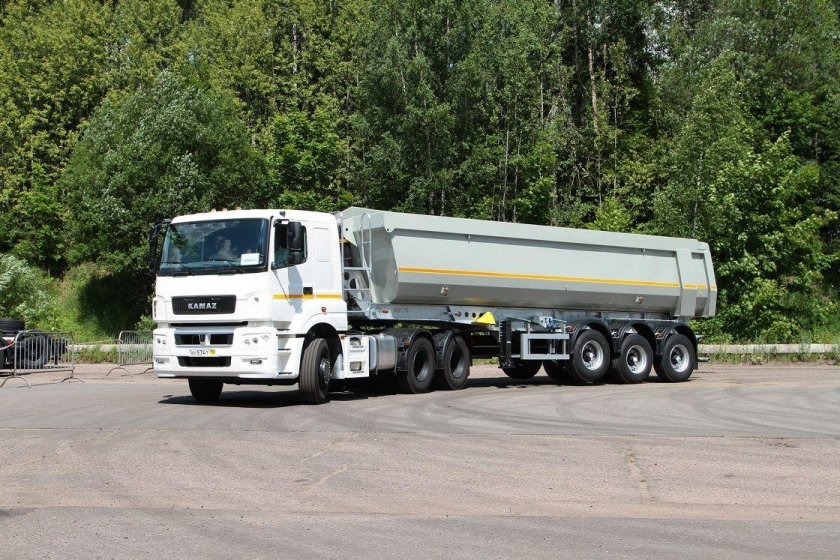 КАМАЗ 65206 самосвал