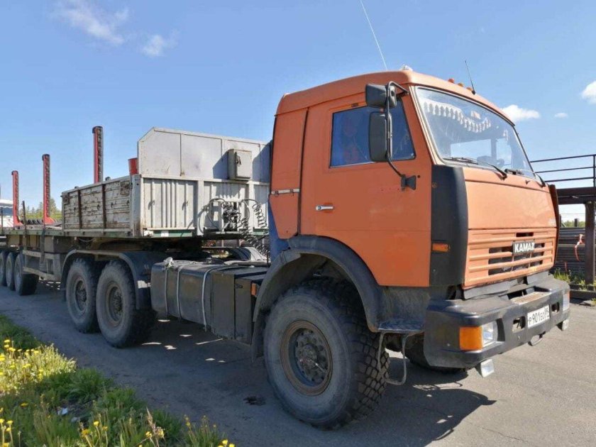 КАМАЗ-44108 седельный тягач