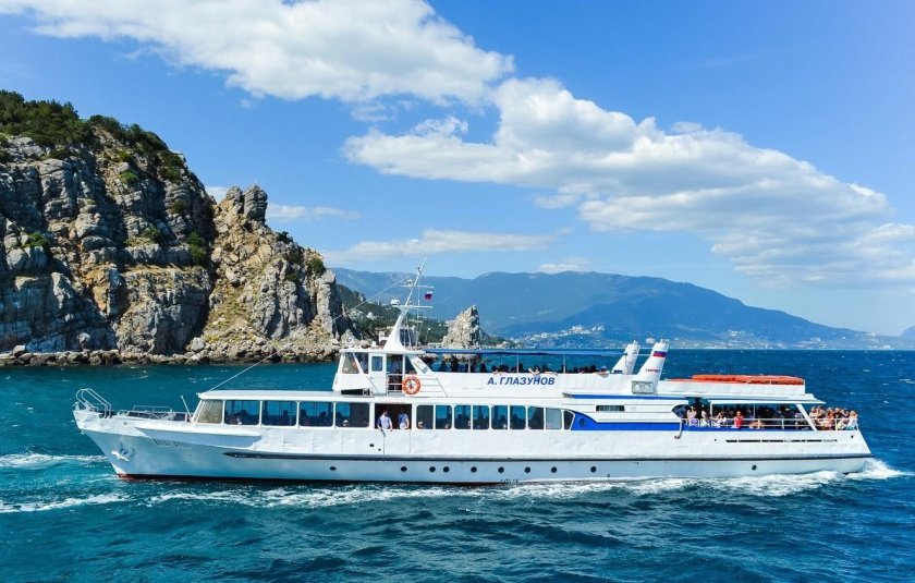 Теплоход Александр Глазунов Ялта