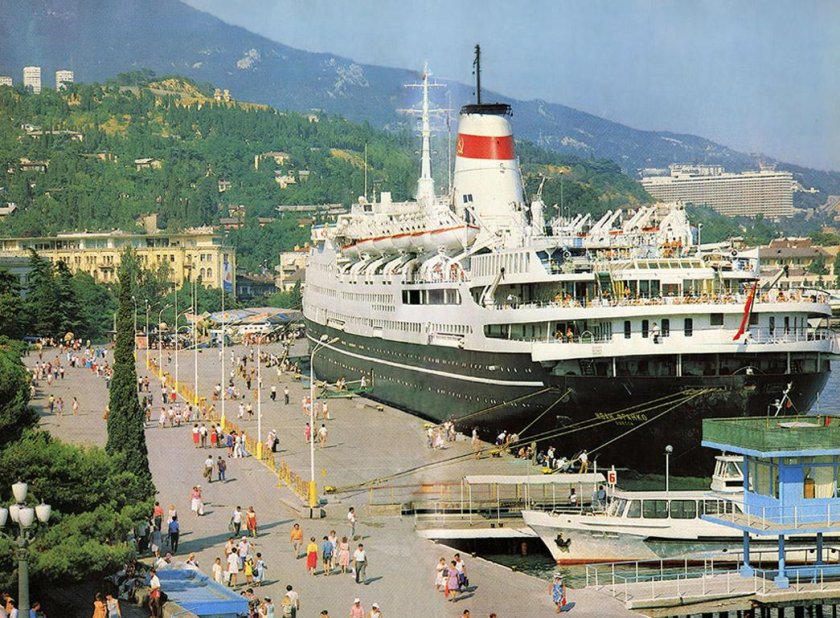 Теплоход Иван Франко