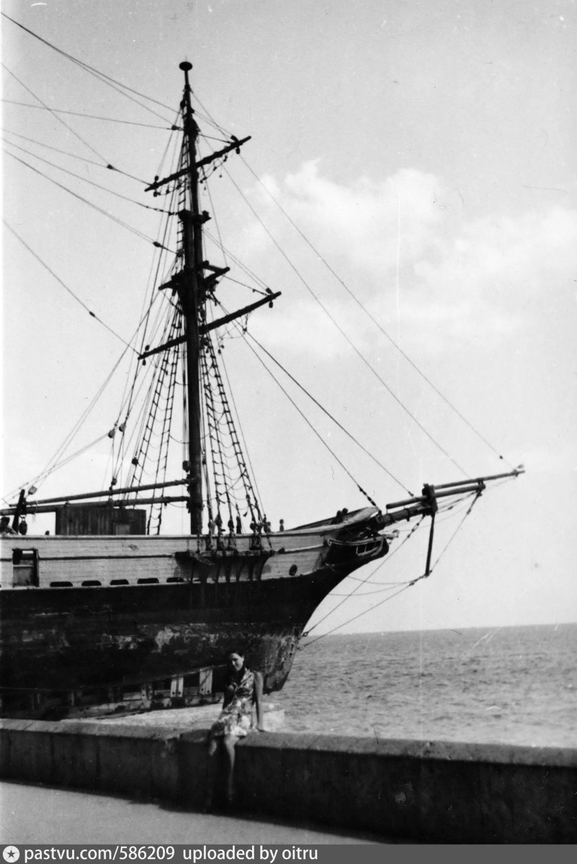 Шхуна Эспаньола остров сокровищ