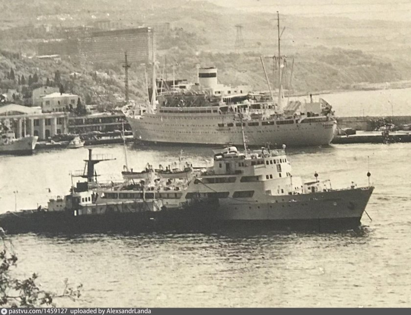 Грузовой порт Ялта