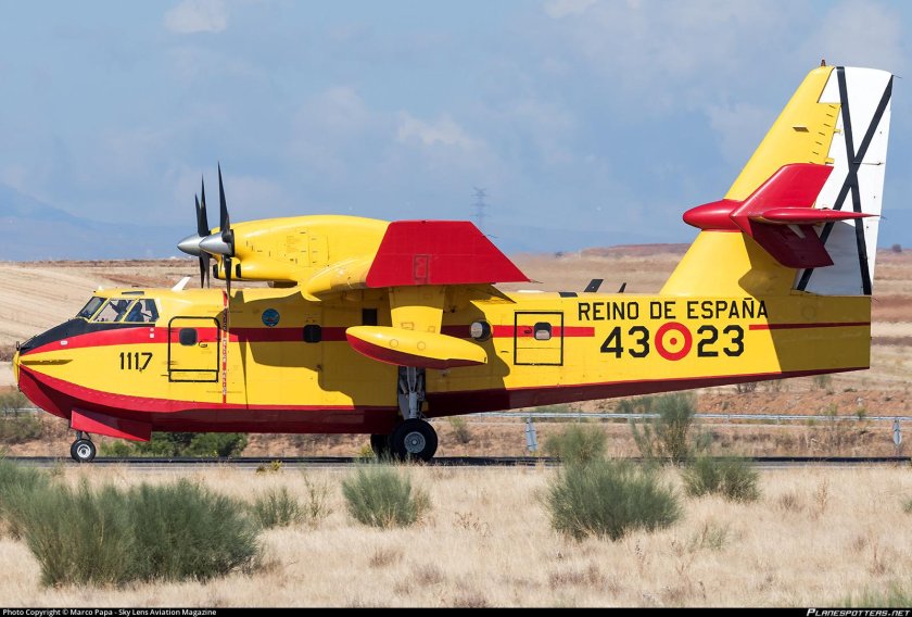 Canadair CL-415 inside