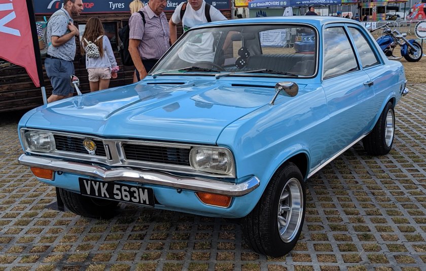 Воксхолл Вива