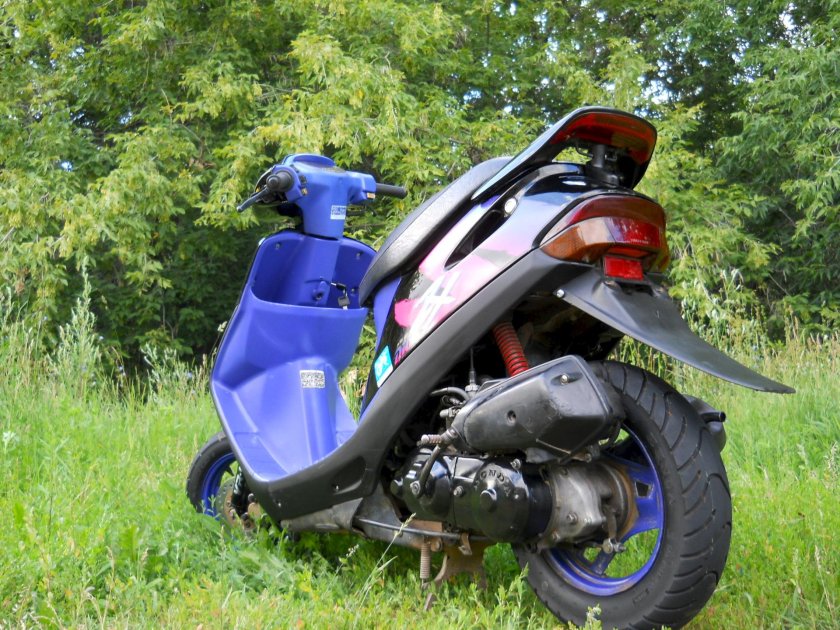 Скутер Honda Dio 28