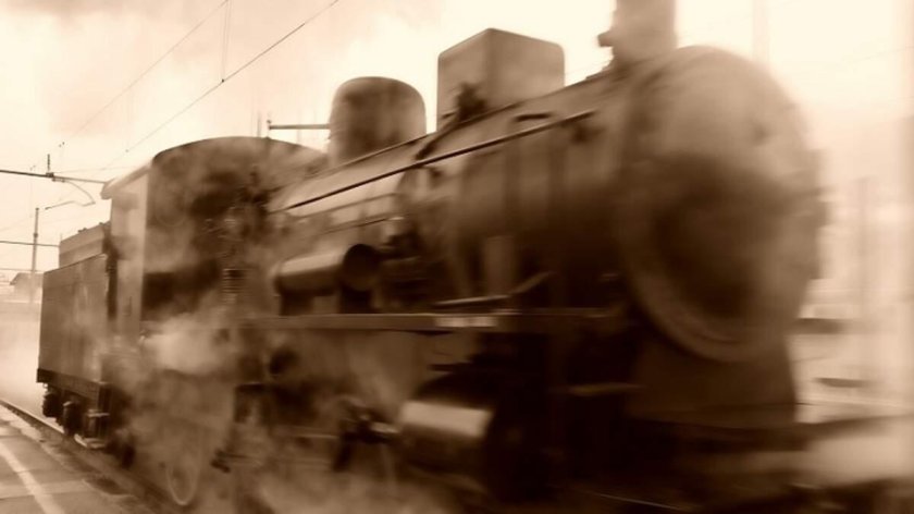 Локомотив поезд