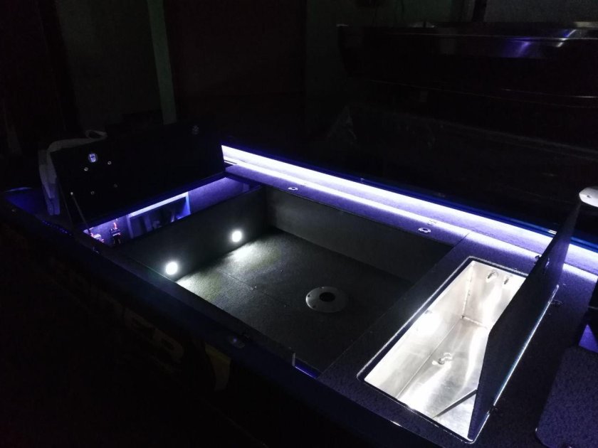 Лодка Спайдер 390