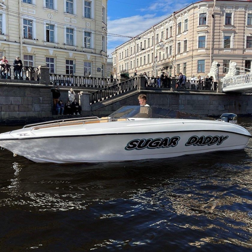Катер на Неве Санкт-Петербург