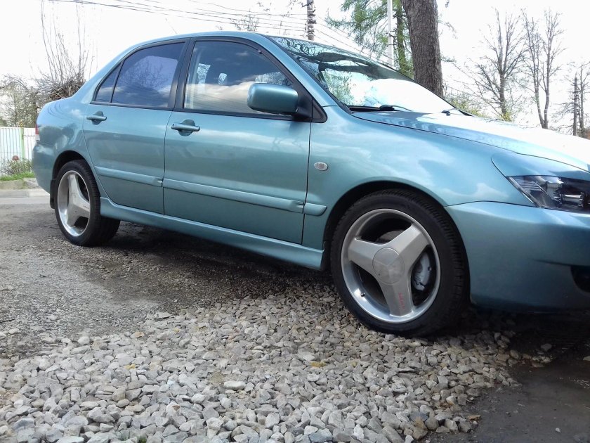 Мицубиси Лансер 9 на 15 дисках