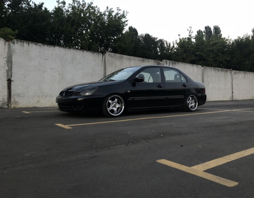 Mitsubishi Lancer 9 r18