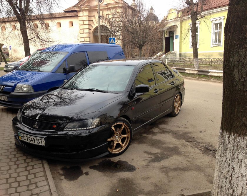 Mitsubishi Lancer 9 на дисках