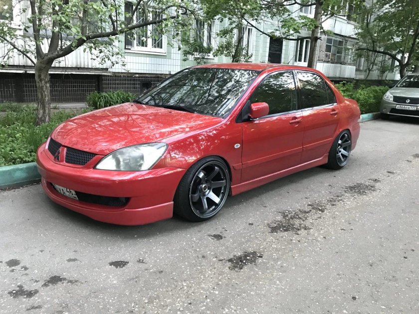 Mitsubishi Lancer 9 r18