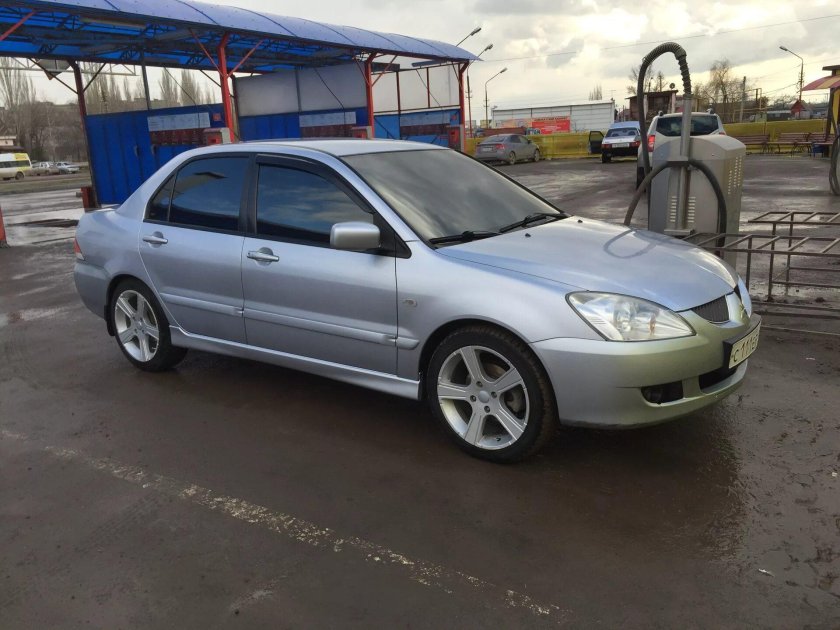 Mitsubishi Lancer 9 1.6 r17