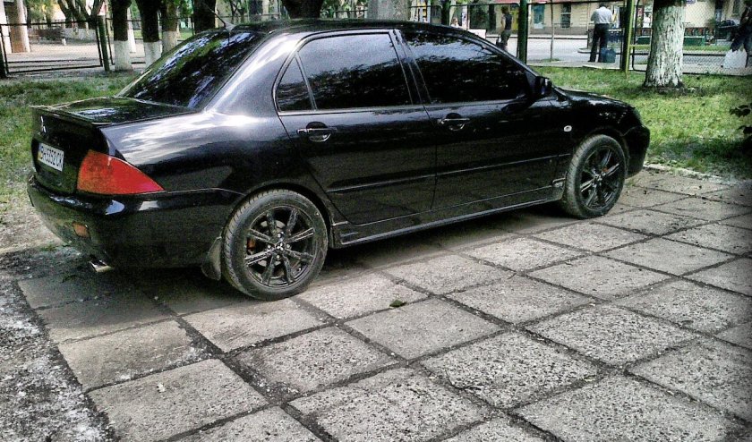 Черный Лансер 9 на дисках