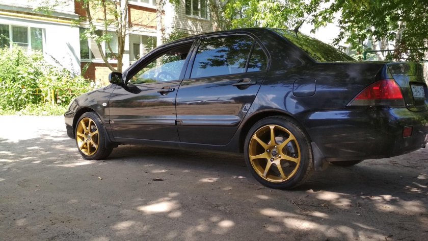 Митсубиси Лансер 9 на дисках