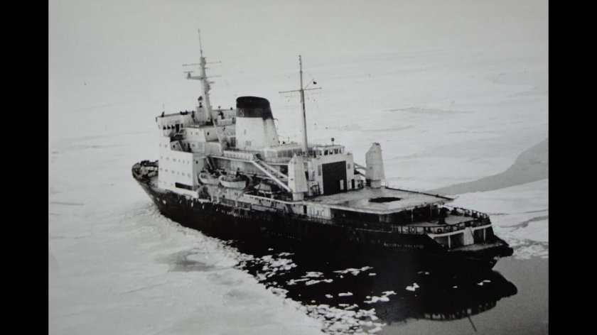 Ледокол Ермак 1974