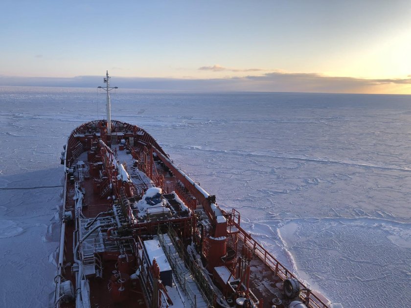 Адмирал Макаров ледокол, 1945—1949